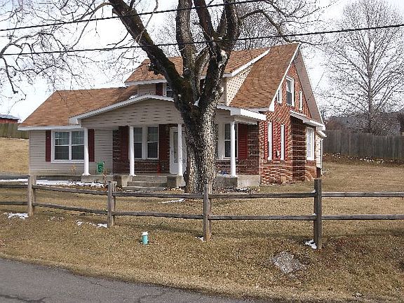 2nd image of 119 McCamant Dr