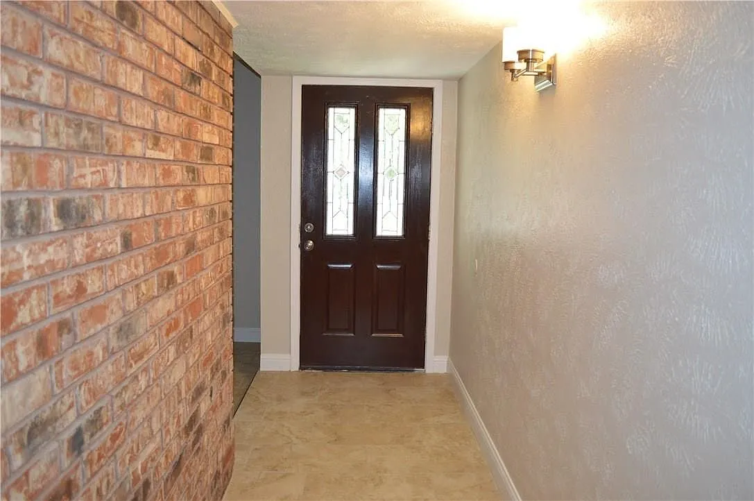 3 bed, 2.0 bath, 1791 sqft, $2,500 — Photo 2