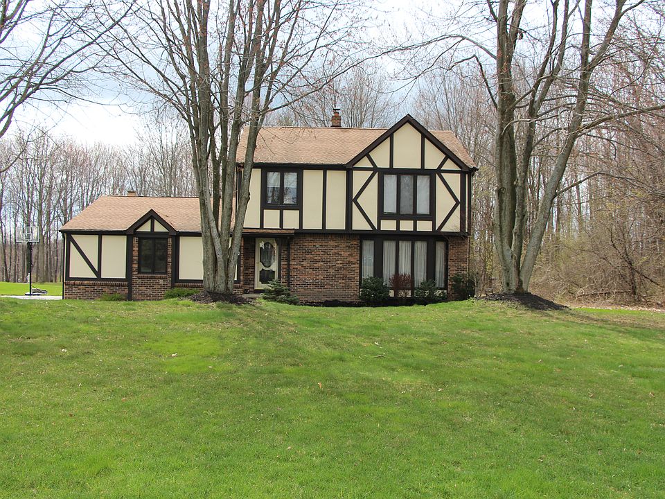 1st image of 40 Roycroft Pkwy