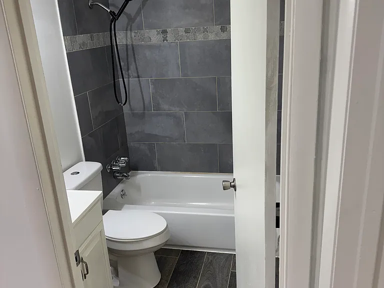18 Rose Ln #5 — Photo 1