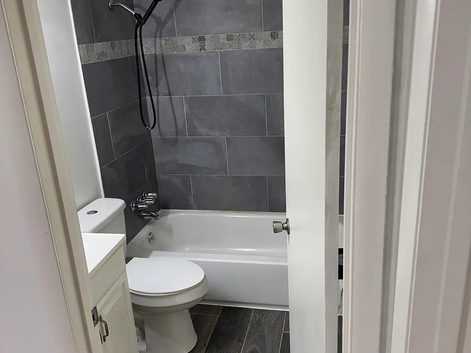 18 Rose Ln #5
