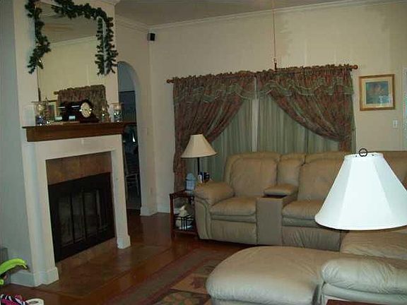 2nd image of 604 Glade Blvd