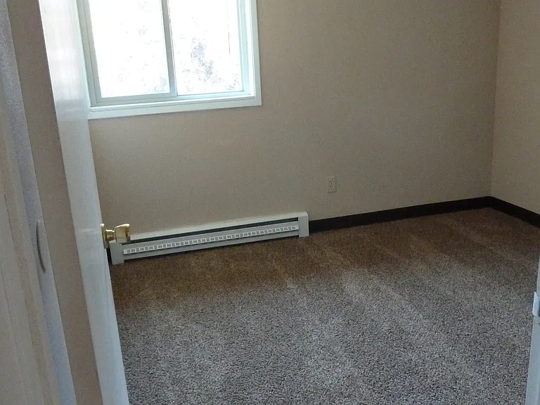 Aspen Circle Apartments — Photo 18