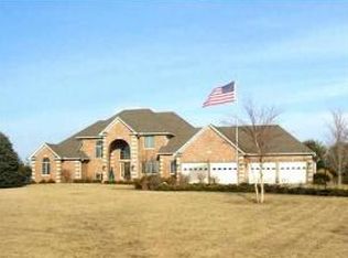 7001 Jersey Ridge Rd, Davenport, IA 52807