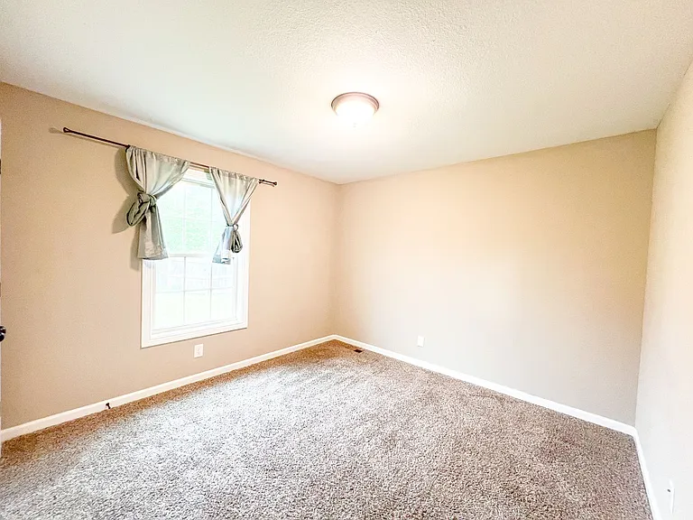 108 Woodtrace Ct — Photo 9