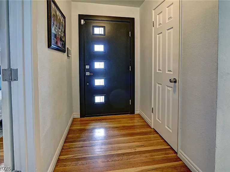 2108 S 6th St — Photo 4