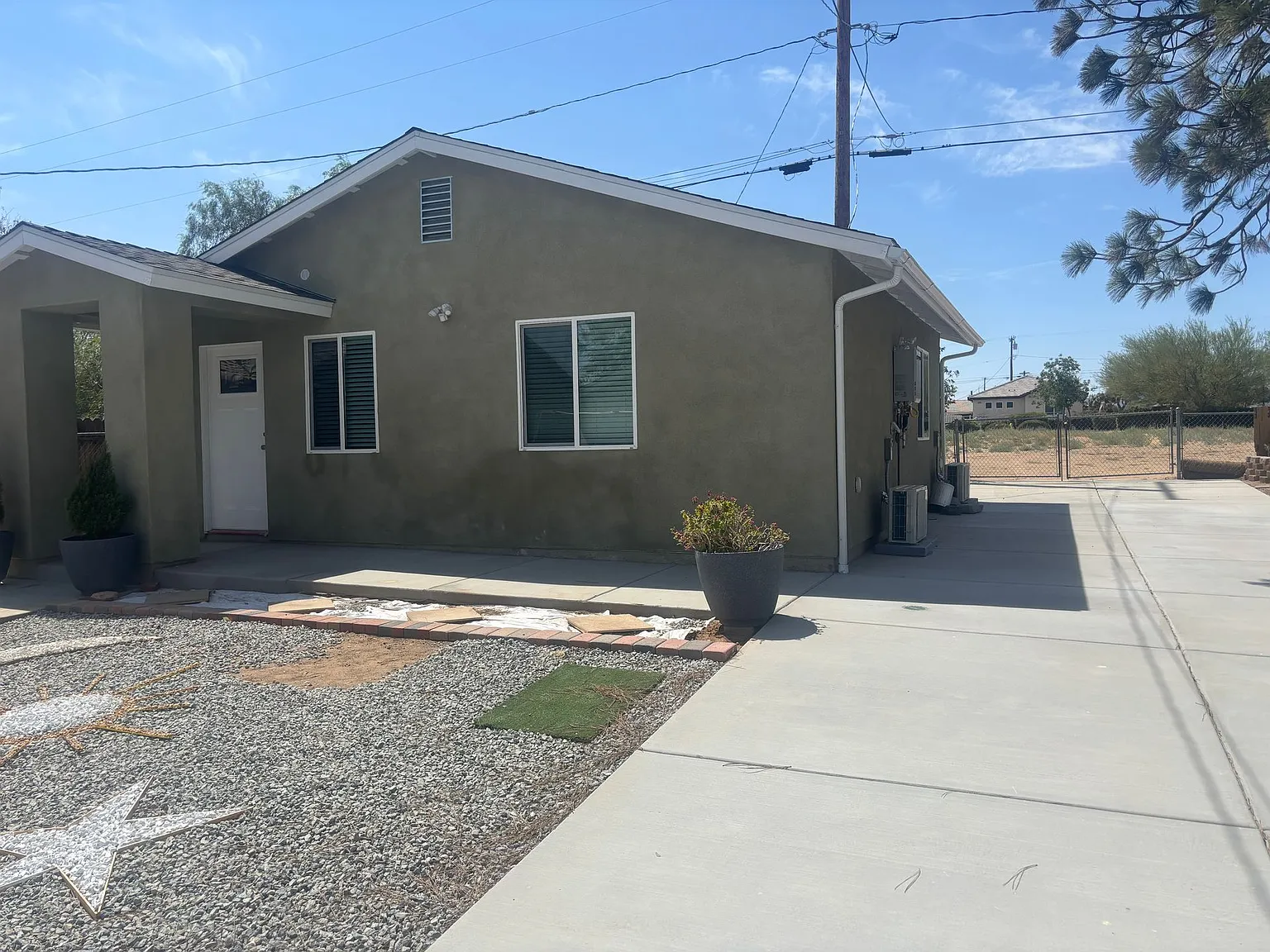 16525 Smoke Tree St — Photo 3
