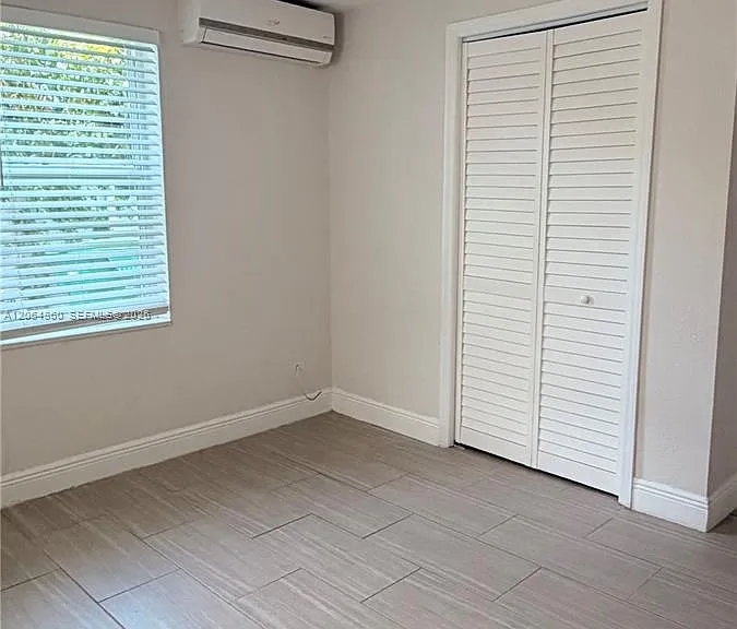 250 SW 7th St — Photo 17