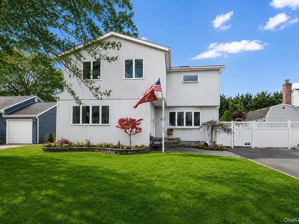 1st image of 44 E End Avenue
