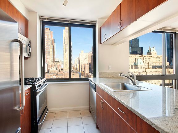 3rd image of 400 W 55th St APT 11H