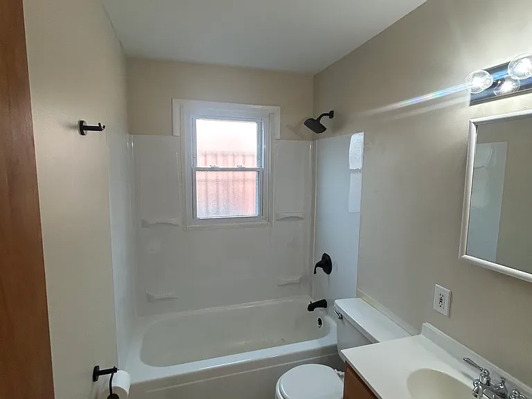 467 E Jeffrey Pl — Photo 17