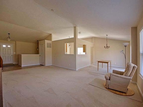 4th image of 19 Woodside Park Dr