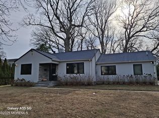 324 Park Ave, Oakhurst, NJ 07755