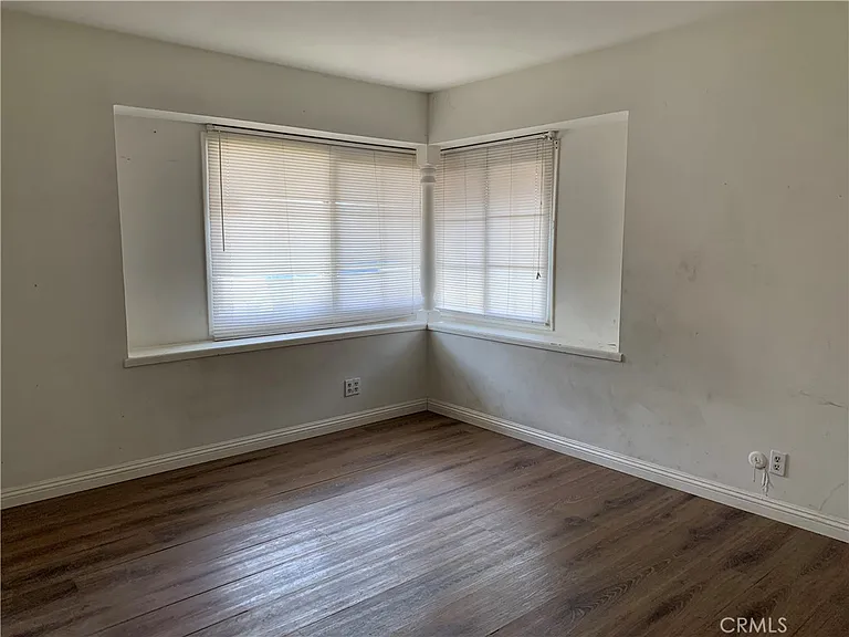 2282 E 17th St — Photo 10