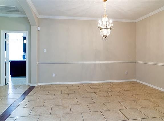 4th image of 2400 Galway Dr