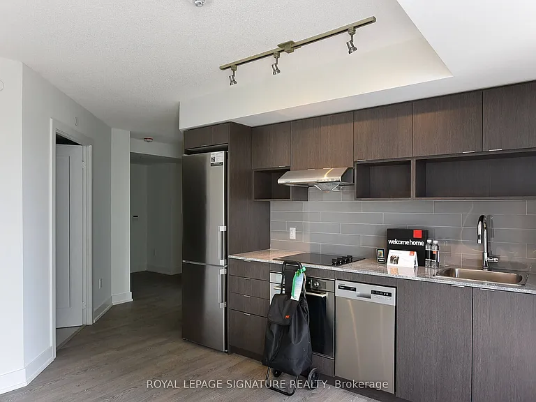 7 Mabelle Ave #1503 — Photo 11