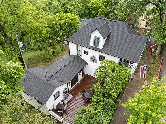 2nd image of 233 Spring St