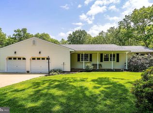 18 Carteret Ct, Waretown, NJ 08758