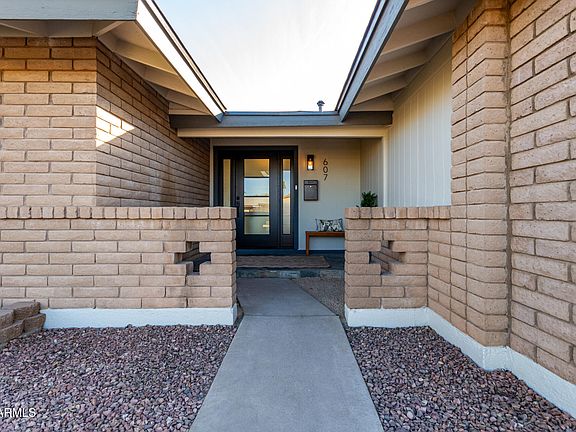 3rd image of 607 E MANHATTON Drive