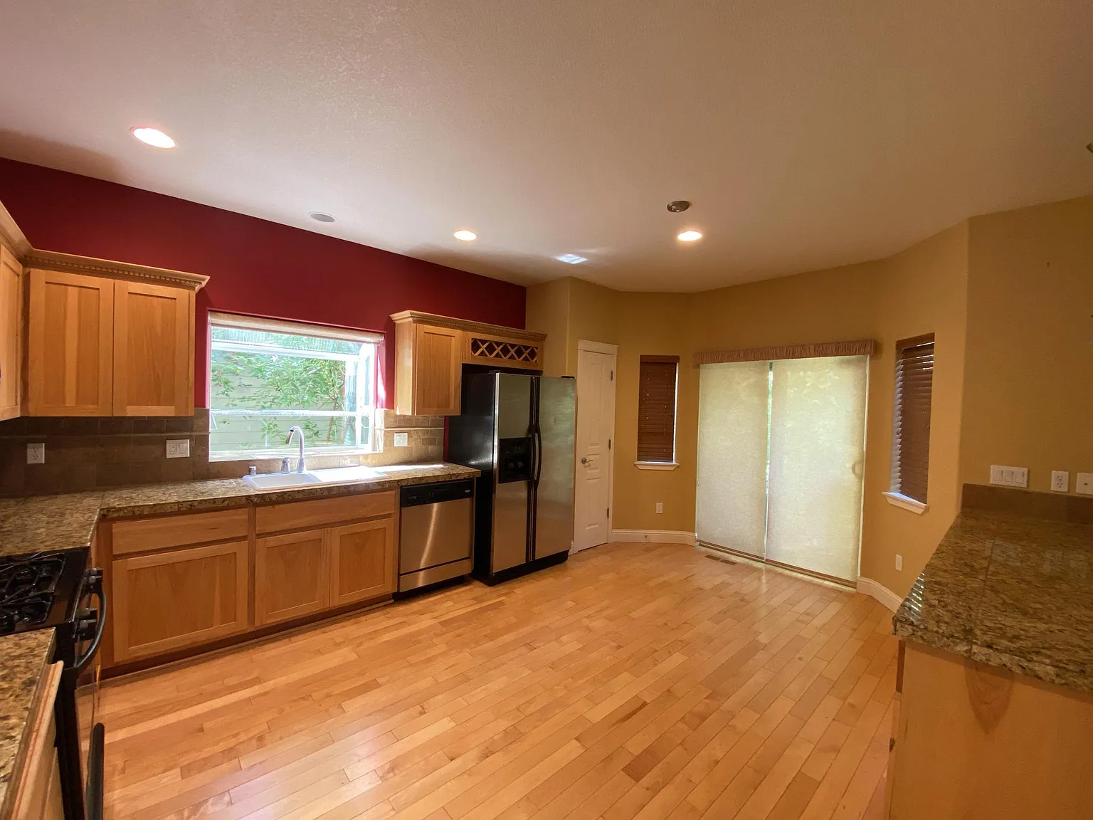 17910 NE 36th Way — Photo 3