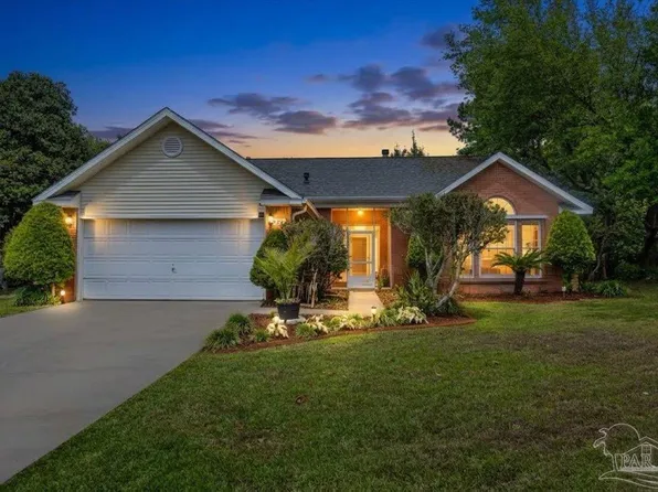 806 Linda Dr, Mary Esther, FL 32569