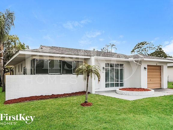 2nd image of 305 NE Floresta Dr