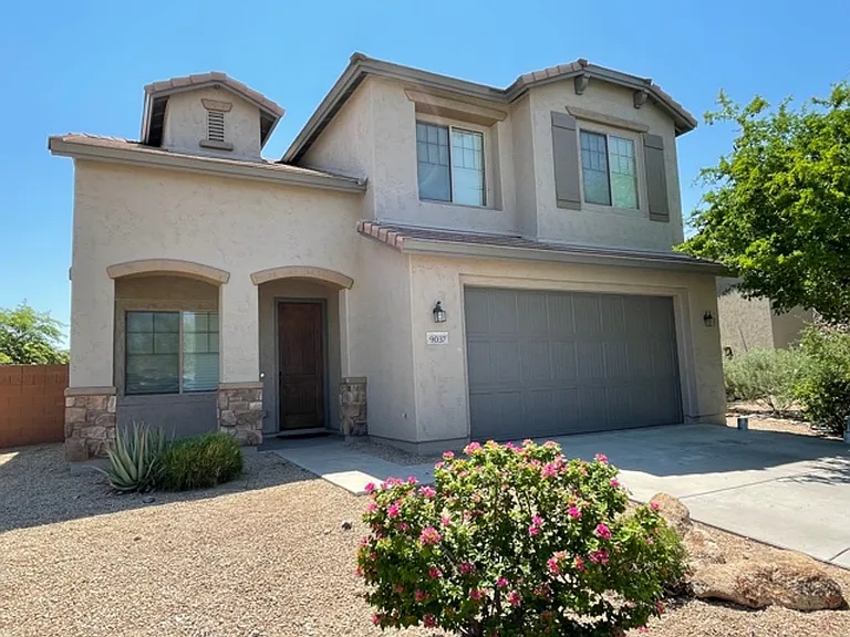 9037 W Plum Rd — Photo 2