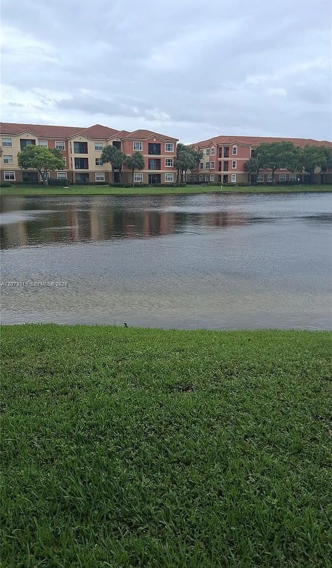 El-Ad Villaggio Condo Bld — Photo 3