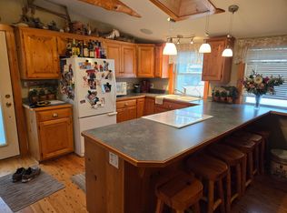 2589 Paradise Trl NW, Isanti, MN 55040