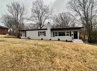 820 Valley Dr, East Alton, IL 62024