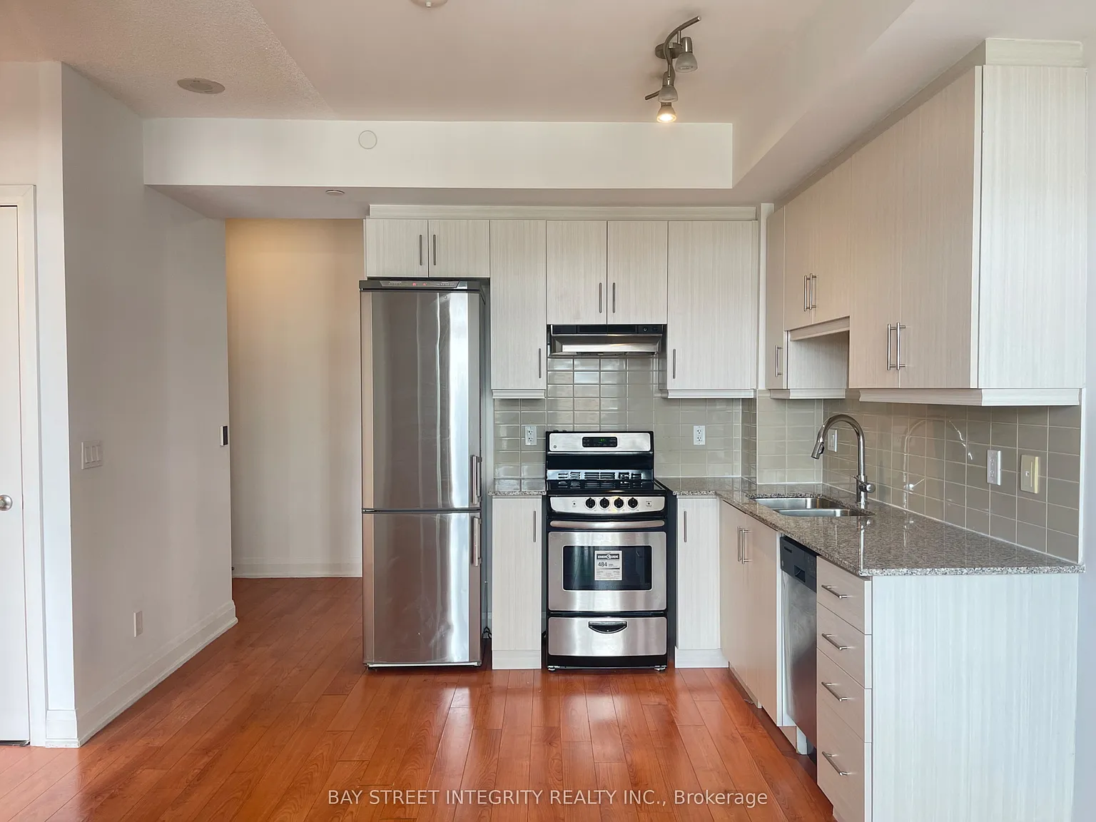 2 bed, $2,300 — Photo 1