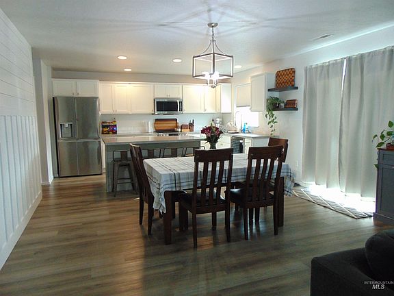 5th image of 16915 Chambers Way