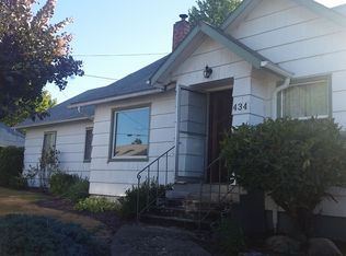 434 N 4th St, Carlton, OR 97111