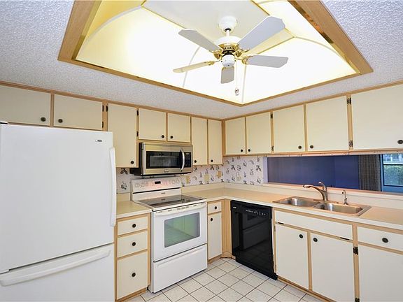 3rd image of 38323 Ironwood Pl #0
