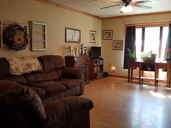 5th image of 220 Clark Dr