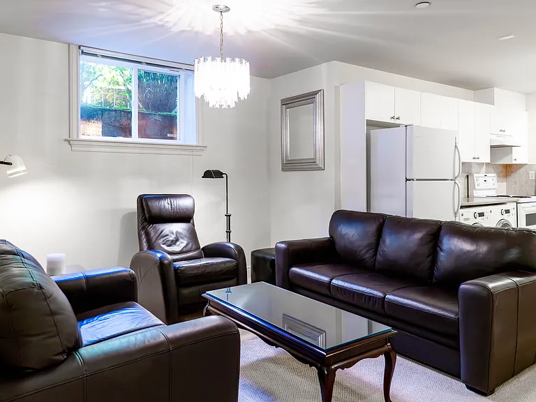 2321 Jefferson Ave — Photo 4
