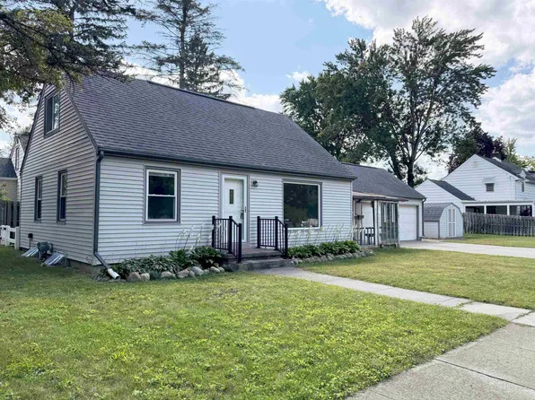 7 Brown Ct, Midland, MI 48640