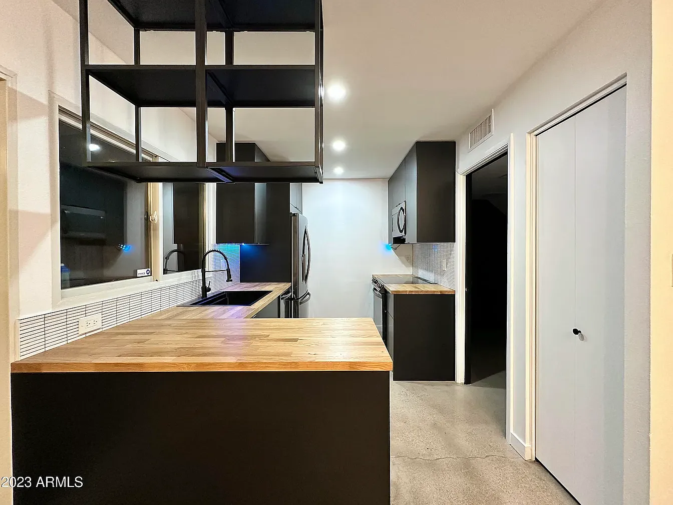 2 bed, 1248 sqft, $2,700 — Photo 2
