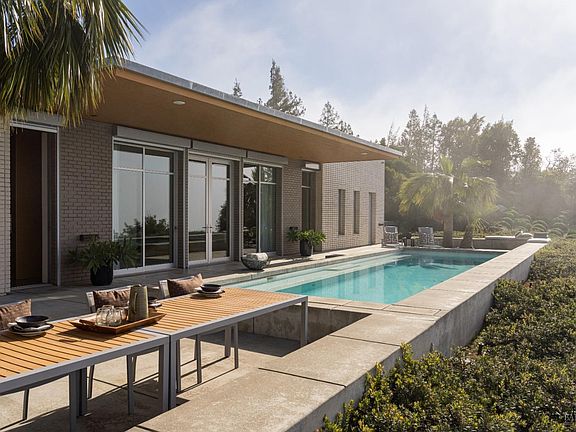 4th image of 2947 Cavedale Road