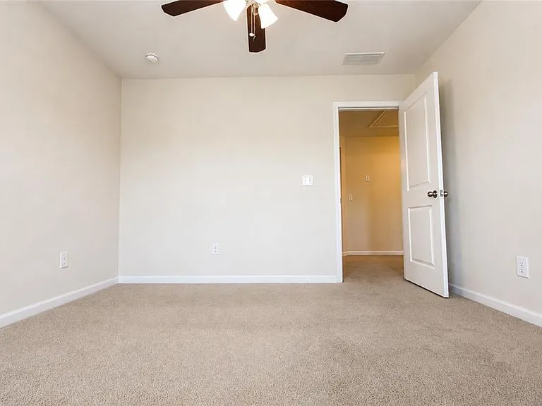 2132 Greencrest Cir — Photo 21