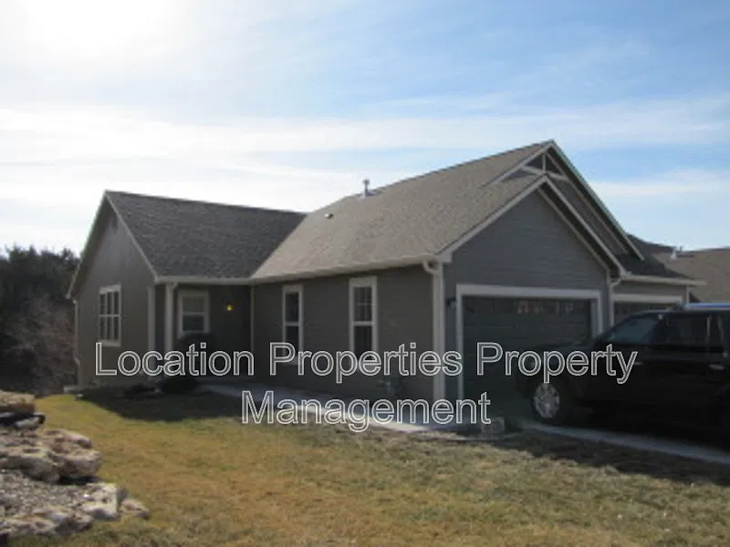 2 bed, 2.0 bath, 1066 sqft, $1,795 — Photo 2