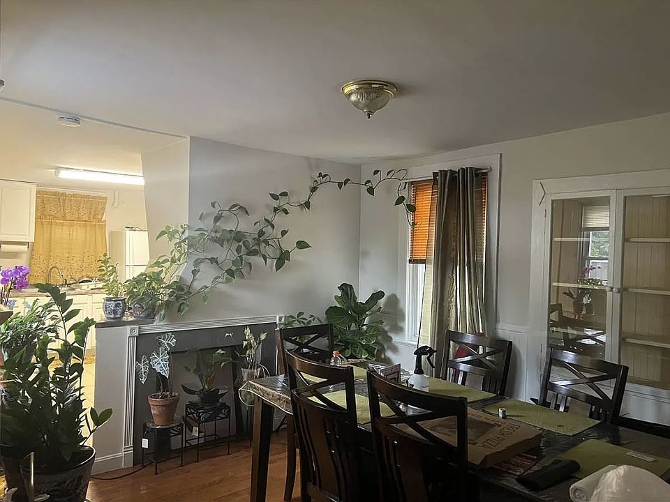 2nd image of 258 High St #1A