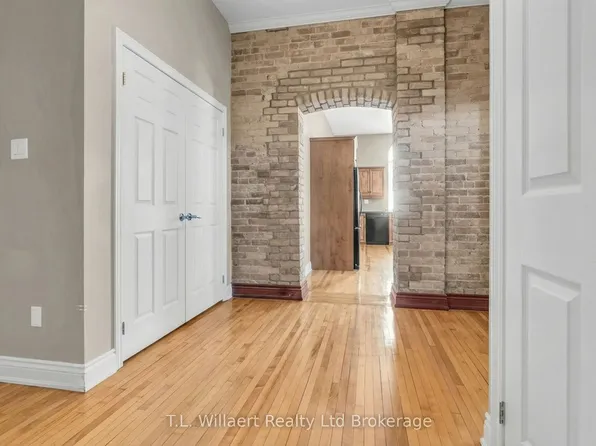 17 Brock St W #310, Tillsonburg, ON N4G 2A3