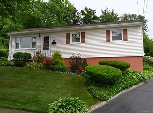 72 Laura Ln, New Haven, CT 06512