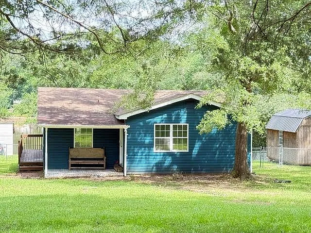 210 W James Cir