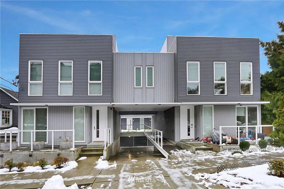 3 bed, 2.5 bath, 2098 sqft, $4,950 — Photo 1
