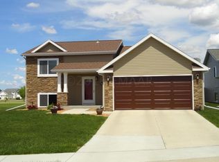 6036 Bennett Ct S, Fargo, ND 58104