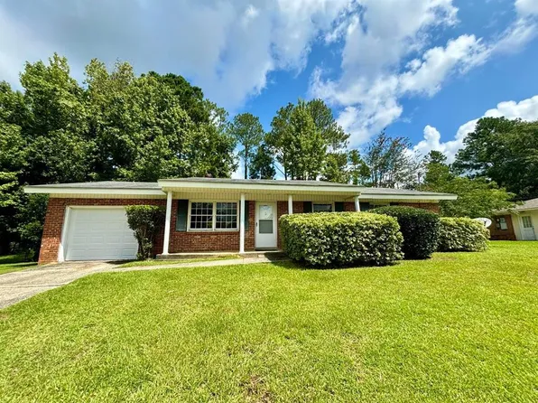 358 Parker Hills Dr, Ozark, AL 36360