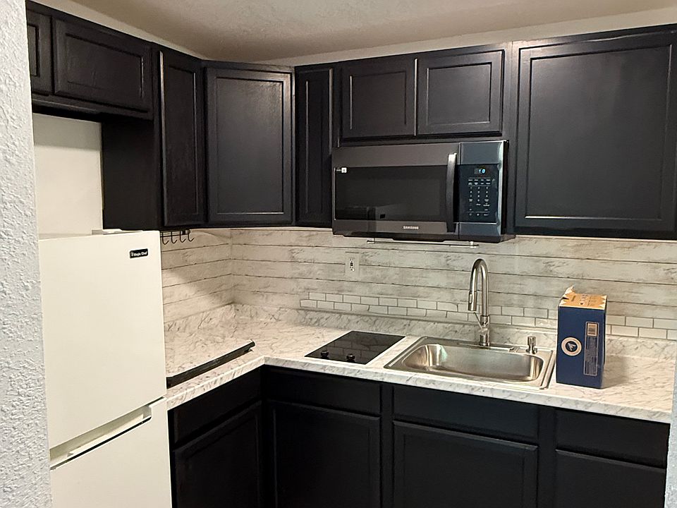 1st image of 550 Magnolia Ave #B