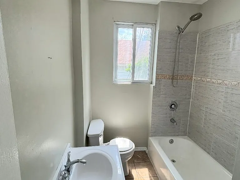 27-29 N Munn Ave #2A — Photo 4